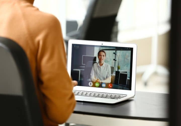 أسئلة-إنترفيو-للفوز-في-مقابلة-العمل