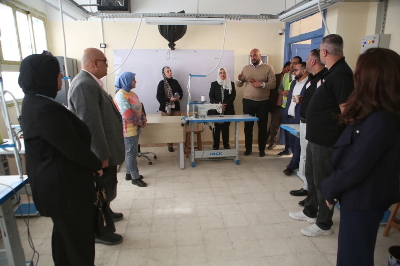 28bf7693-99e4-48fc-8382-d4068b0e326c